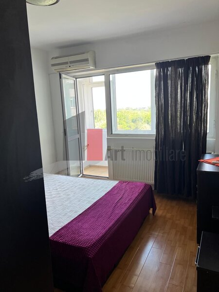 Trei camere vizavi de parcul Plumbuita.