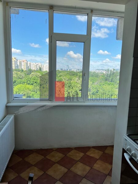 Trei camere vizavi de parcul Plumbuita.